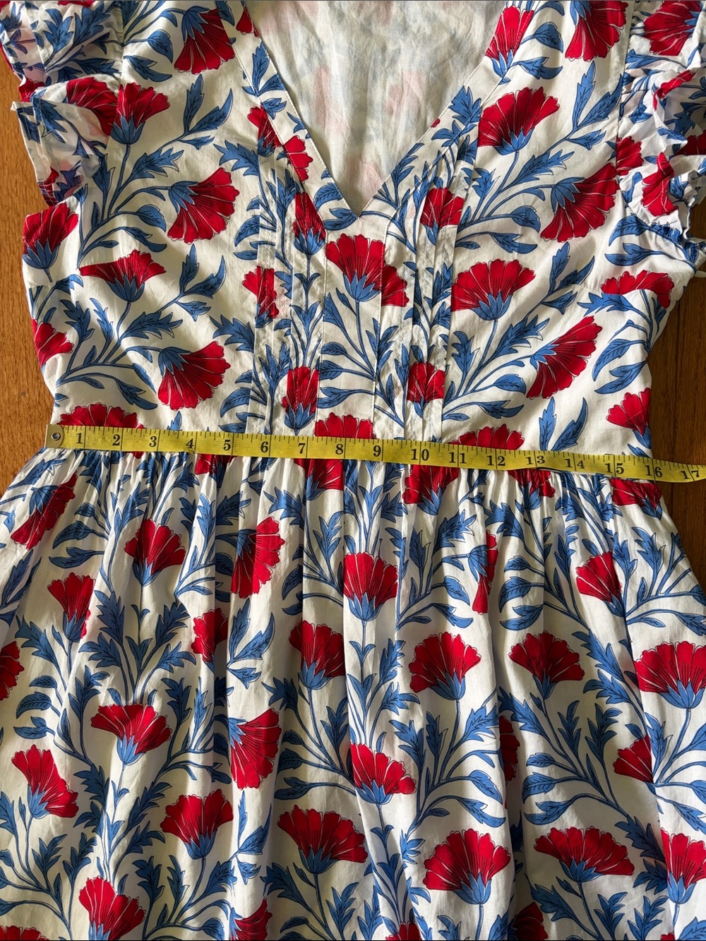 Vineyard Vines Red Floral & Blue Leaf V‑Neck Mini Dress - Picture 7 of 8